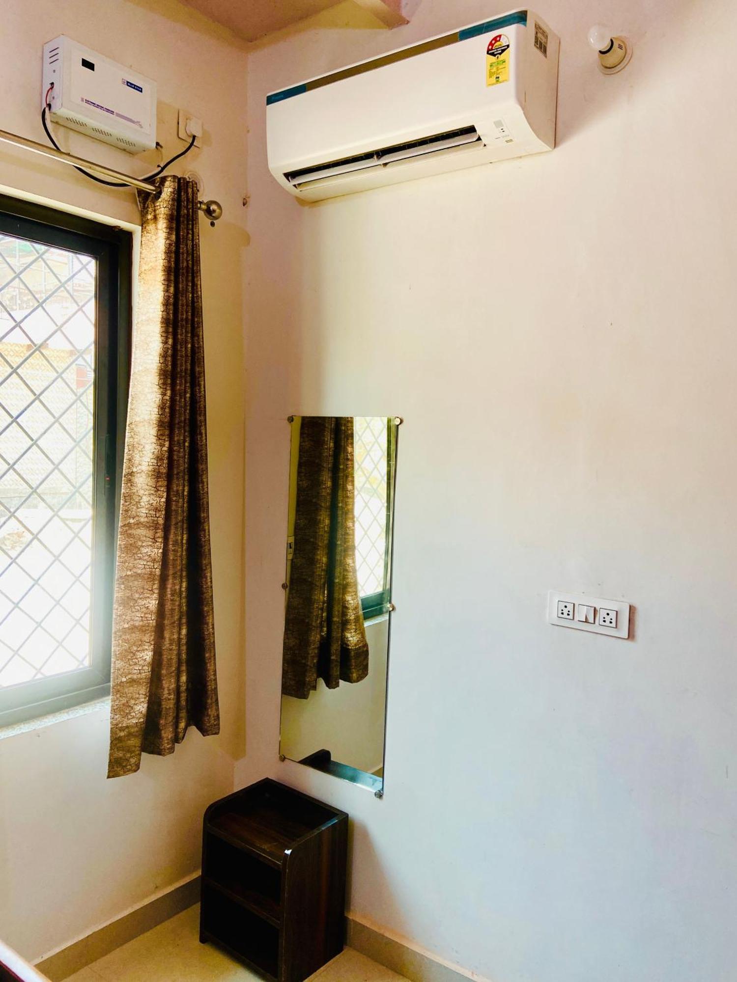 Guest house Nirupam Sadan